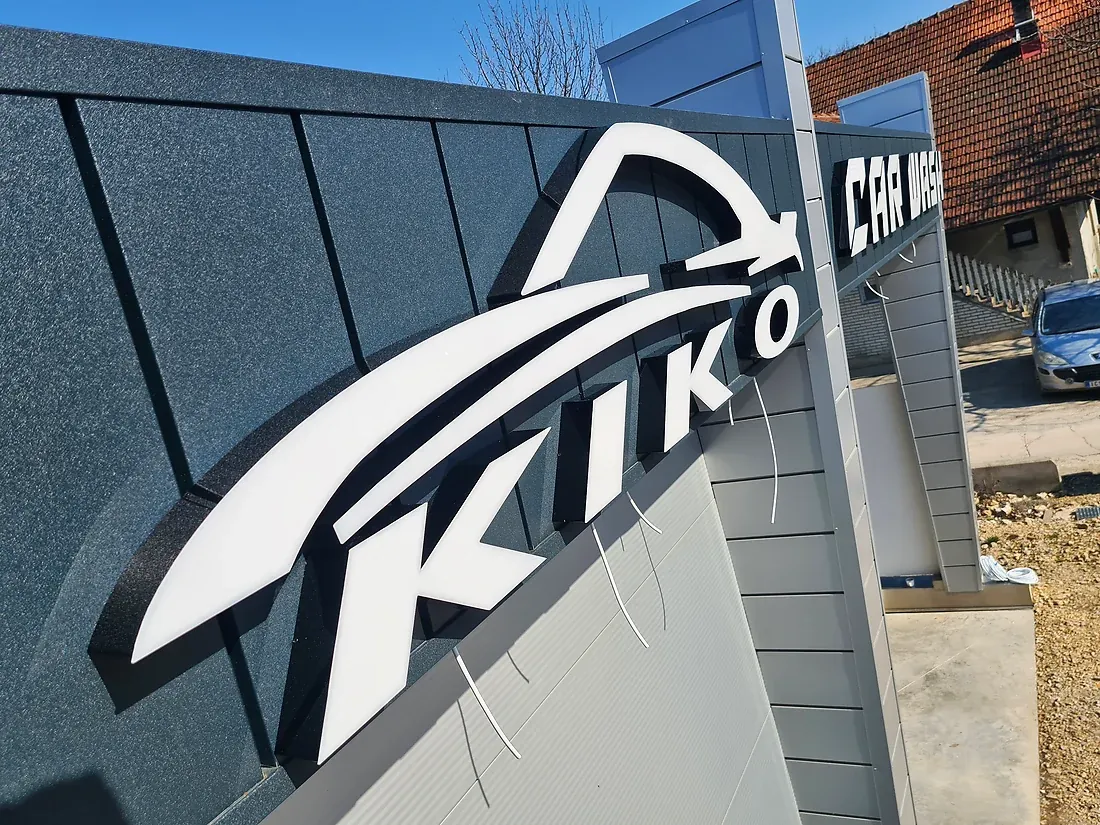 3D slova i logo KIKO od nerđajućeg čelika