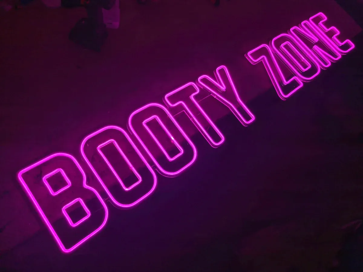 LED neon natpis BOOTY Bar
