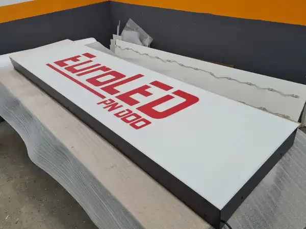 Light box panel EuroLED PN doo u radionici pre montaže
