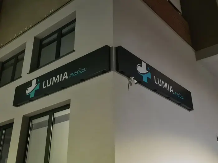 Reklamna tabla Lumia Medica, dnevni prikaz