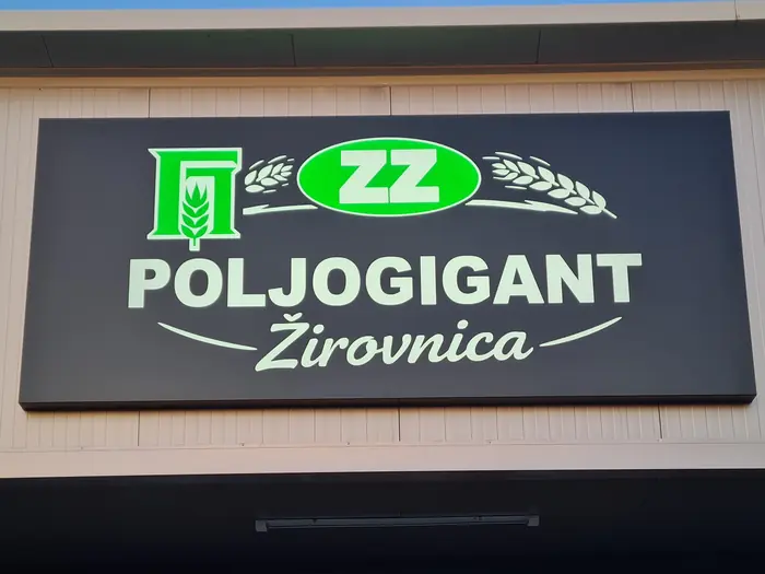 Detalj svetleće table Poljogigant Žirovnica