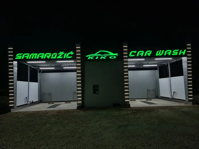 Samarožić Kiko Car Wash, svetleća slova u zelenoj boji