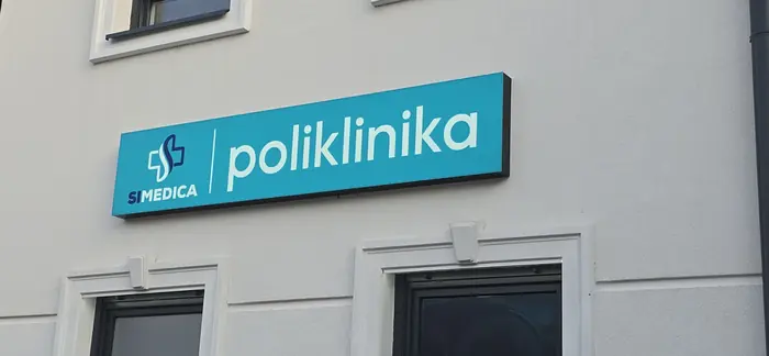 Svetleća tabla SI Medica poliklinika, detalj